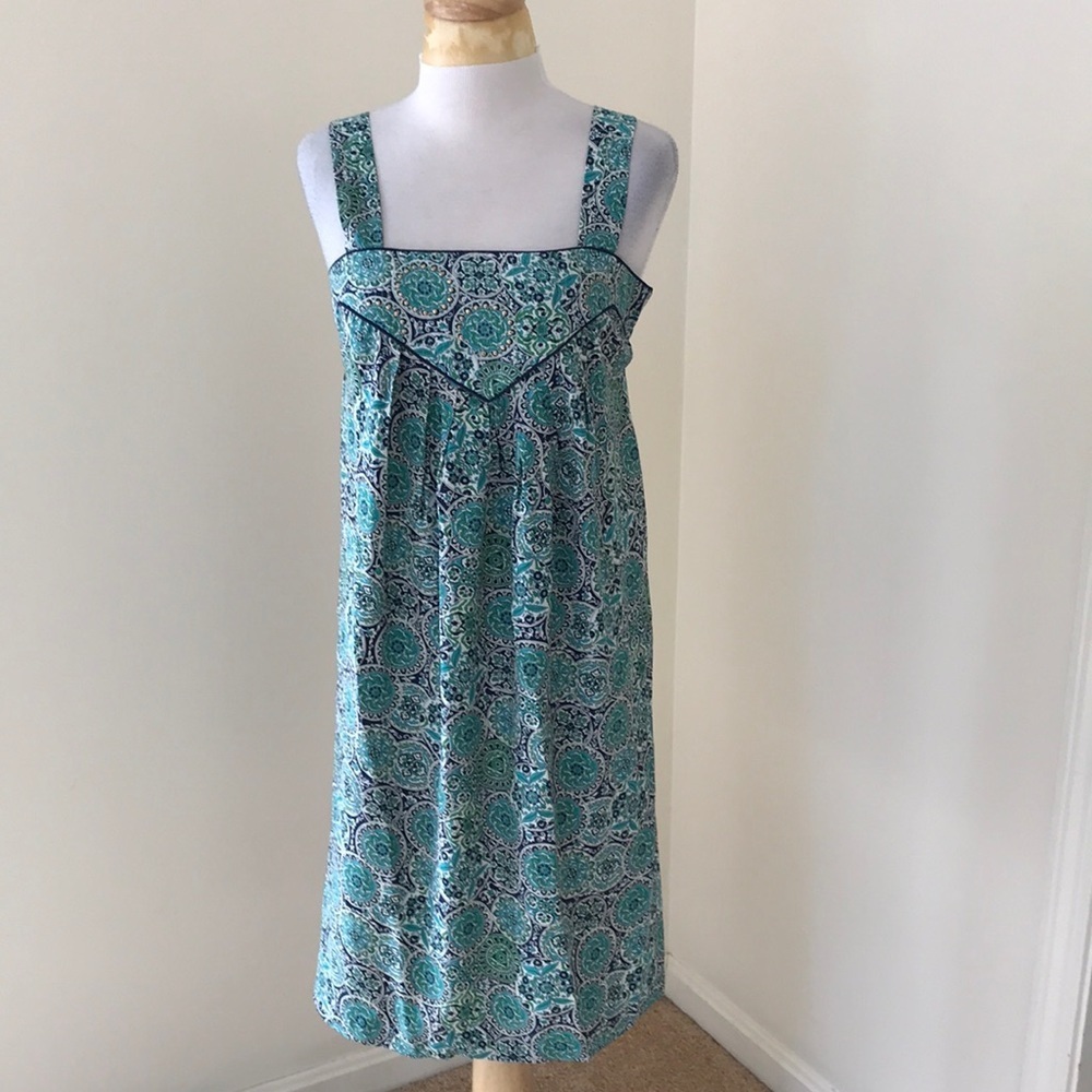 New! Lauren Moffatt SZ 4 green printed silk dress with few embellishments .